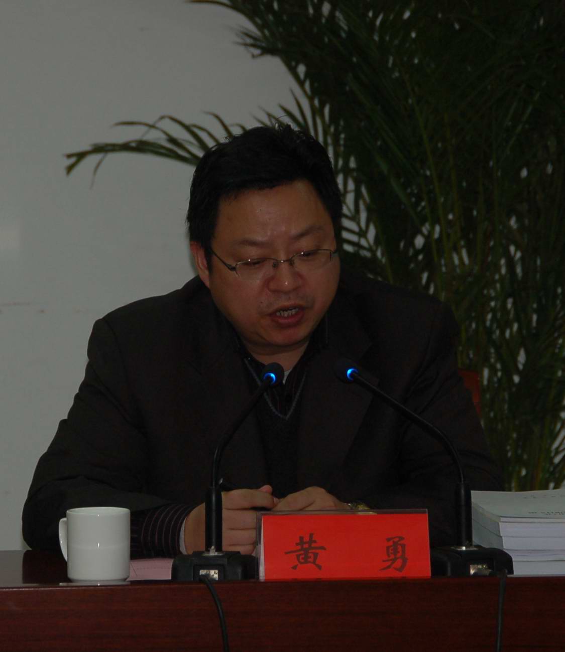 黄勇.jpg